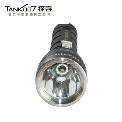 Tank007探客專業(yè)潛水手電筒超亮遠(yuǎn)射探洞打獵家用戶外照明18650充電鋰電池深度防水手電D60+高級(jí)電池+充電器